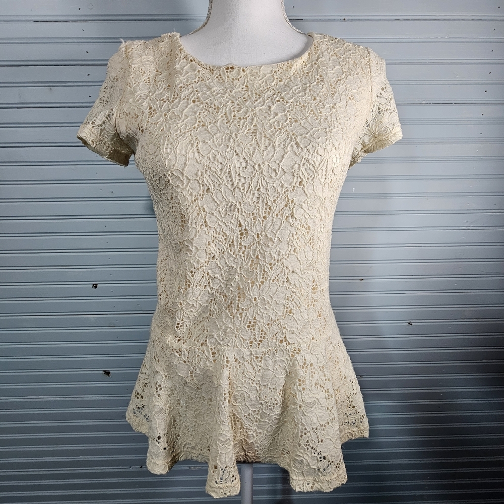 Bobeau Boho Peplum Ecru Cream Stretch Lace Top Women's Size M